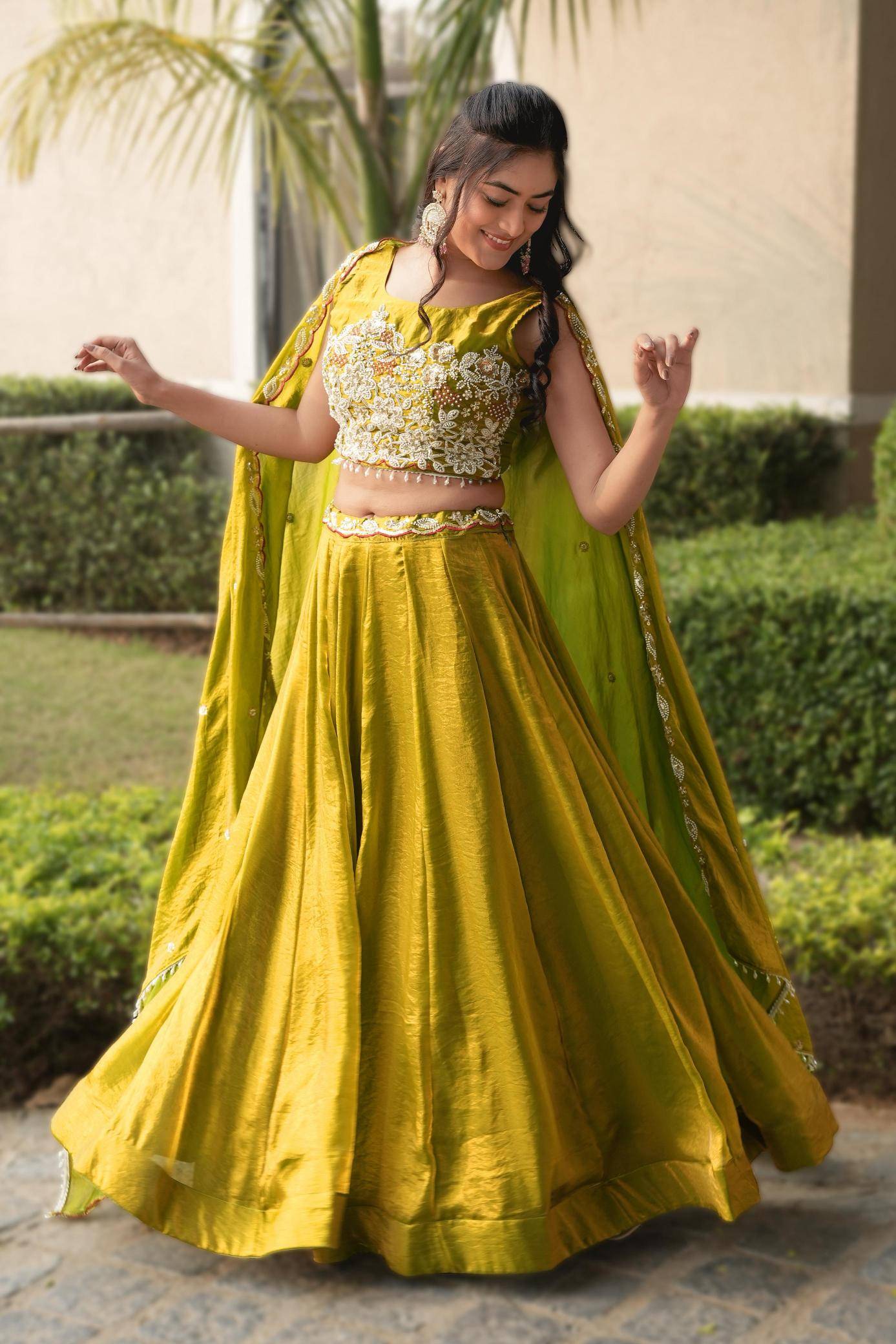 GRTN 8124 ANTIQGLD Fendy Bridal lehenga shops in Kolkata